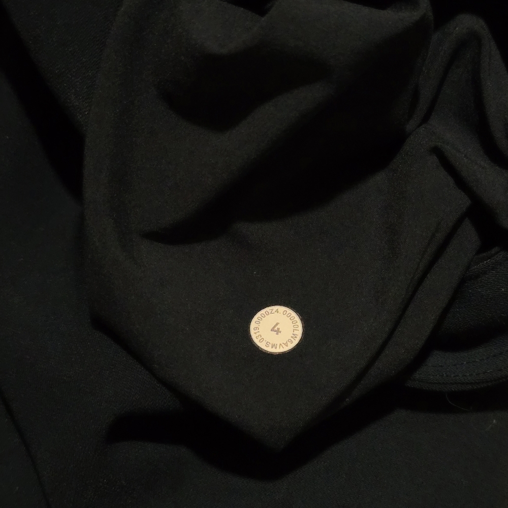 Lululemon On The Fly Crop Woven 23" Navy Blue sz 4 - Picture 8 of 8